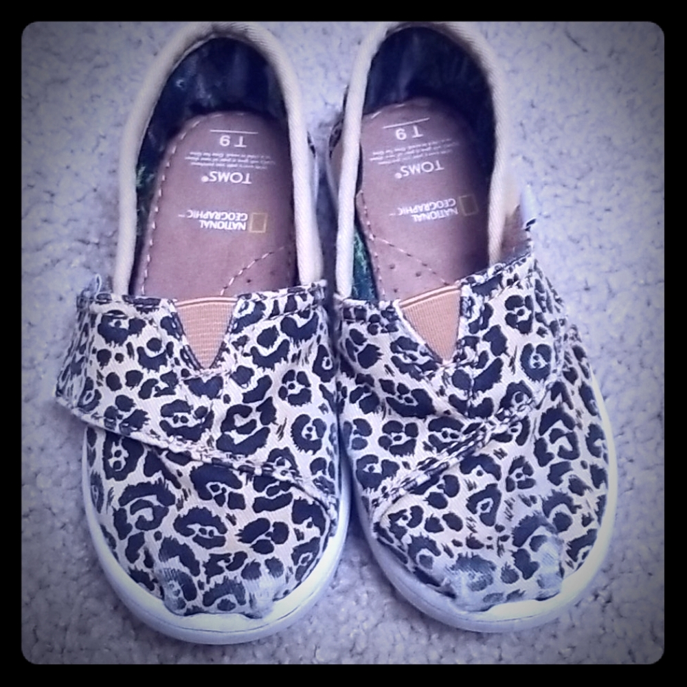 Toms National Geographic leopard print shoes 9